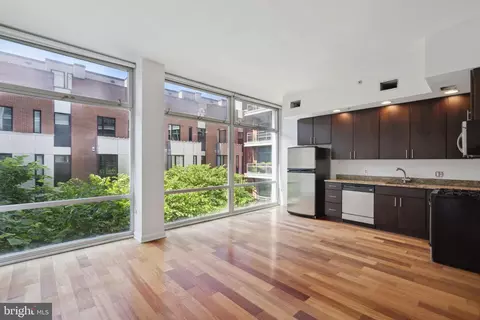 22 S Front St #304, Philadelphia, PA 19106