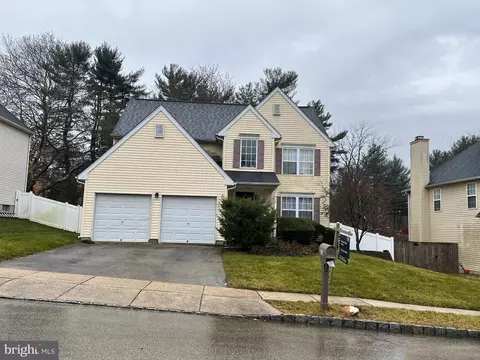 514 Lantern Ln, Philadelphia, PA 19128