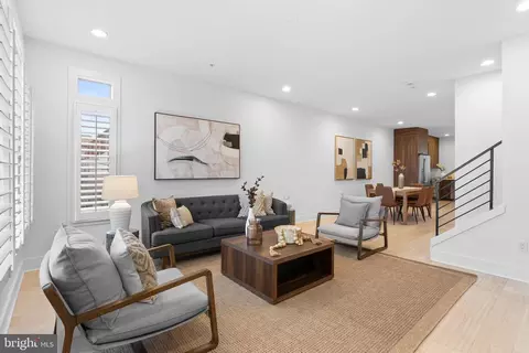 740 S Columbus Blvd #50, Philadelphia, PA 19147