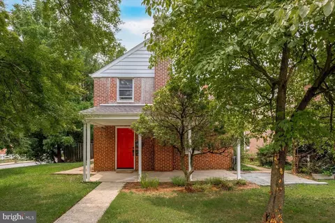 491 Aurania St, Philadelphia, PA 19128