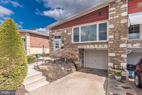 7717 Dorcas St, Philadelphia, PA 19111