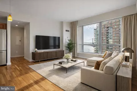 901 N Penn St #R704, Philadelphia, PA 19123