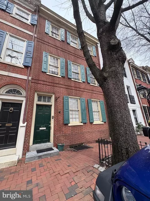 423 Spruce St, Philadelphia, PA 19106