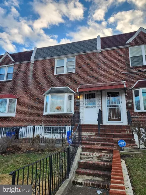 2912 S 61st St, Philadelphia, PA 19142