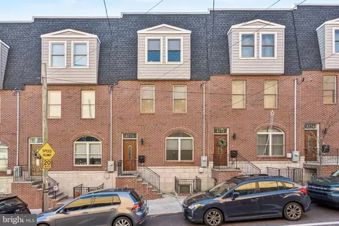 4770 Pechin St, Philadelphia, PA 19128