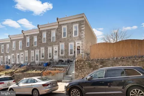 4618 Smick St, Philadelphia, PA 19127