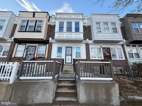 208 W Ruscomb St, Philadelphia, PA 19120