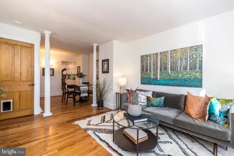 632 W Naomi St, Philadelphia, PA 19144