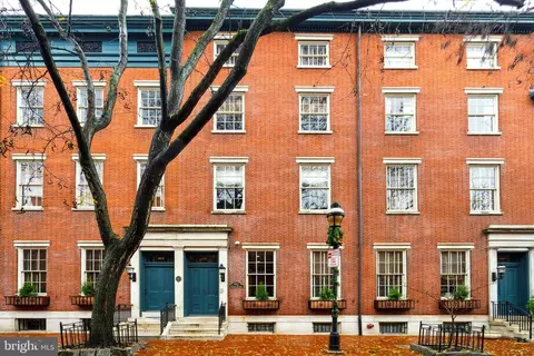 915 Clinton St #301, Philadelphia, PA 19107