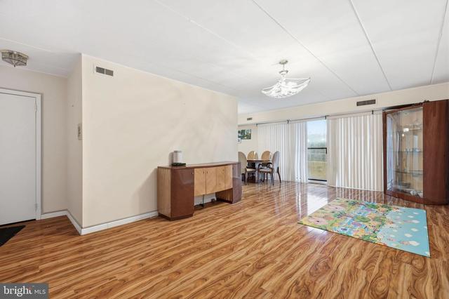 8910 00 Krewstown Rd #118, Philadelphia, PA 19115 | 20 Photos - Movoto