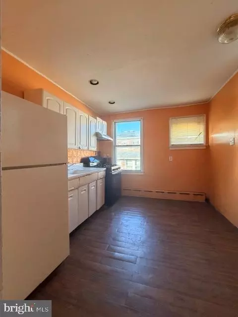5384 Charles St, Philadelphia, PA 19124