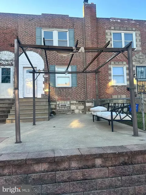 2054 Larue St, Philadelphia, PA 19124