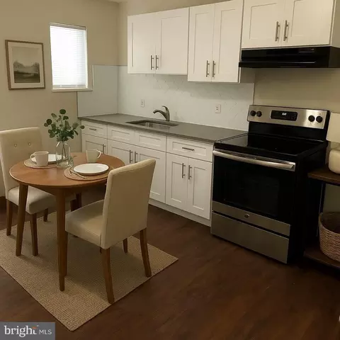 6043 Vine St, Philadelphia, PA 19139