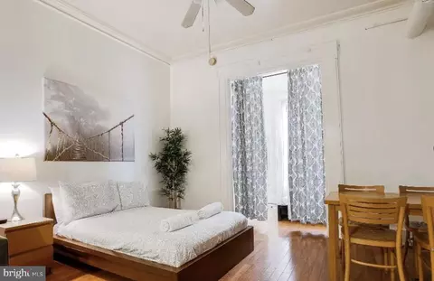1837 Chestnut St, Philadelphia, PA 19103