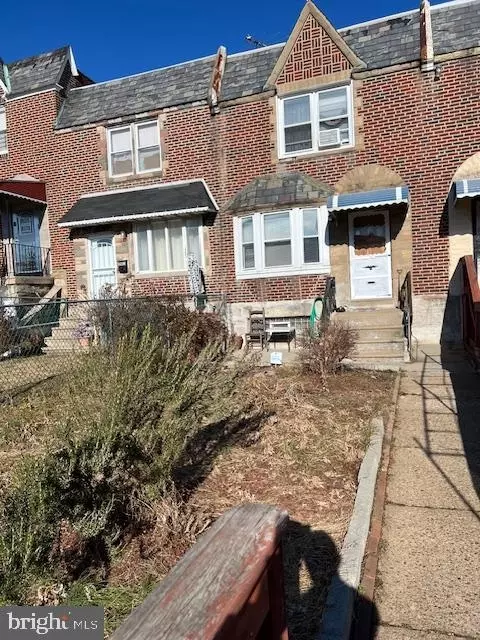 2105 Friendship St, Philadelphia, PA 19149