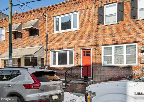 729 Tasker St, Philadelphia, PA 19148