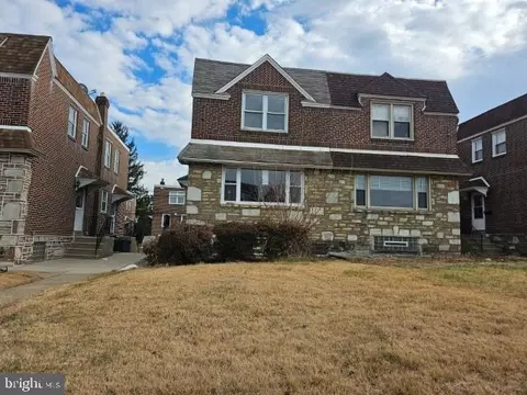 8127 Farnsworth St, Philadelphia, PA 19152