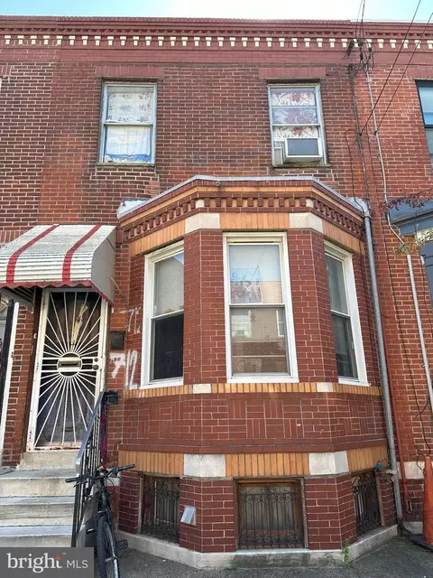 712 Moore St, Philadelphia, PA 19148
