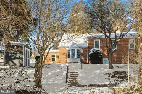 8516 Chippewa Rd, Philadelphia, PA 19128