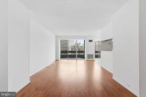1326 42 Spruce St #1903, Philadelphia, PA 19107