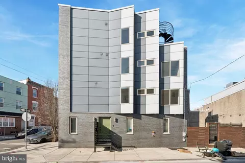 2521 E Dauphin St, Philadelphia, PA 19125