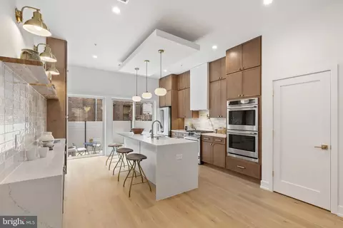 2214 E Gordon St, Philadelphia, PA 19125