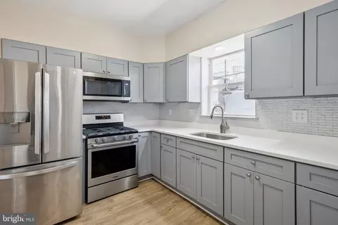 5938 N Lawrence St, Philadelphia, PA 19120
