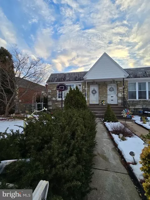 1026 Chandler St, Philadelphia, PA 19111