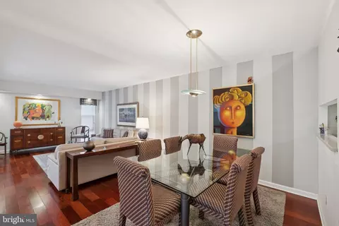 130 Spruce St #15B, Philadelphia, PA 19106