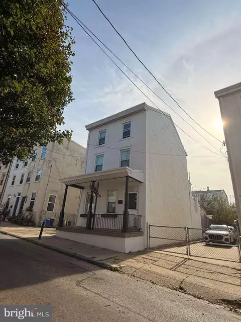 193 Dupont St, Philadelphia, PA 19127