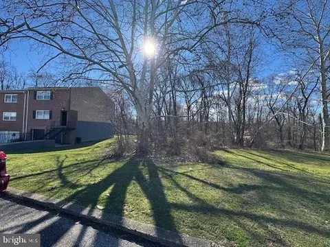 11741 Telfair Rd, Philadelphia, PA 19154