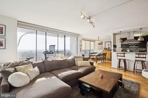 224 W 30 W Rittenhouse Sq #2811, Philadelphia, PA 19103