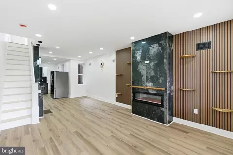4662 James St, Philadelphia, PA 19137