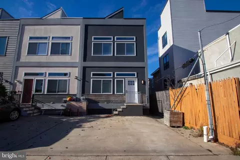 2304 E Sergeant St, Philadelphia, PA 19125