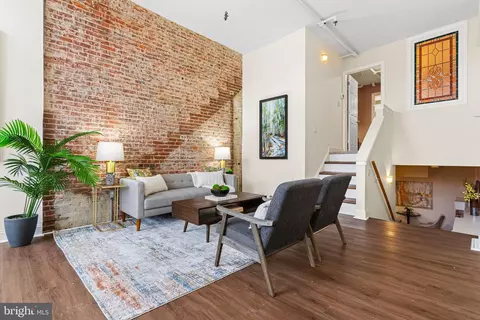 50 N 56 N Front St #101, Philadelphia, PA 19106