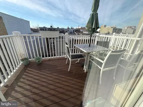 2110 South St #4, Philadelphia, PA 19146