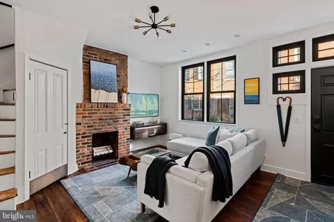 2118 Naudain St, Philadelphia, PA 19146