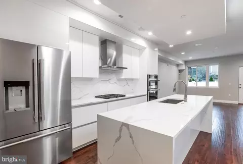 1516 Cambridge St #1, Philadelphia, PA 19130