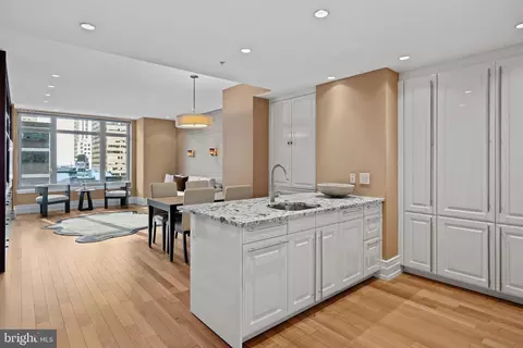 130 S 18th St #503, Philadelphia, PA 19103