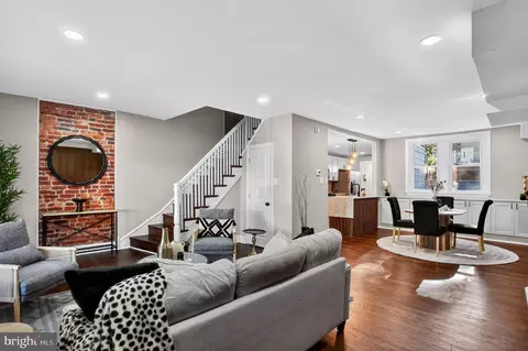 116 W Sedgwick St, Philadelphia, PA 19119