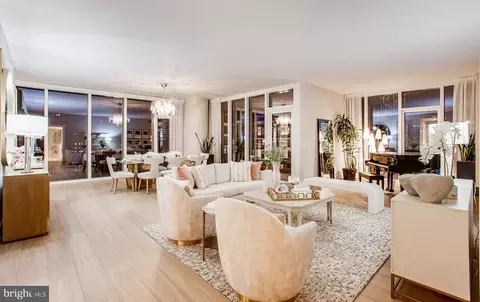 301 S Broad #2501, Philadelphia, PA 19107