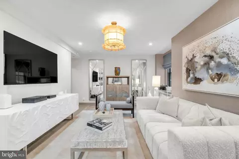 219 S 29 S 18th St #822, Philadelphia, PA 19103