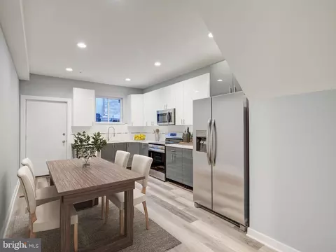 719 Cantrell St, Philadelphia, PA 19148