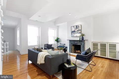 306 S 10th St #D, Philadelphia, PA 19107