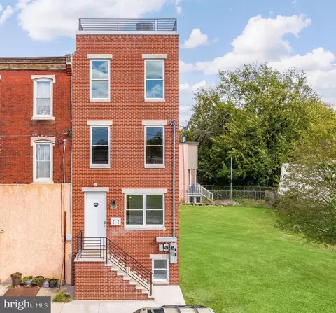 737 N 42nd St, Philadelphia, PA 19104