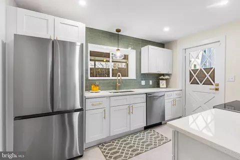 2542 Jasper St, Philadelphia, PA 19125