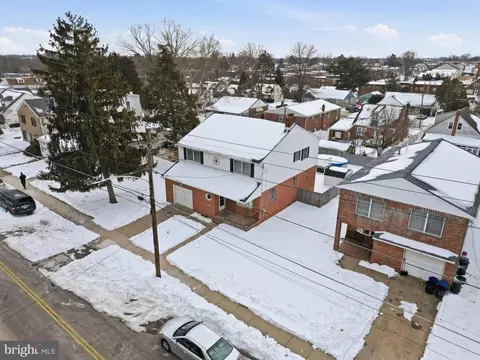 708 Hoffnagle St, Philadelphia, PA 19111