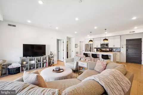 1232 N Front St #4B, Philadelphia, PA 19122