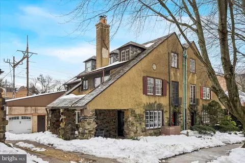 34 Hilltop Rd, Philadelphia, PA 19118