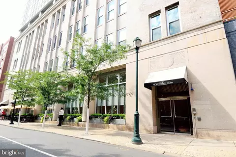1101 Locust St #3C, Philadelphia, PA 19107